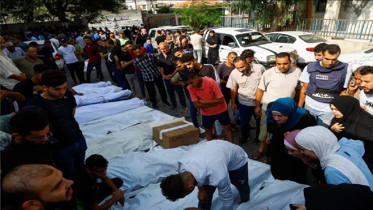 ইসরায়েলি বাহিনীর হামলায় গাজায় মৃত্যু ১৯০০ ছাড়ালো