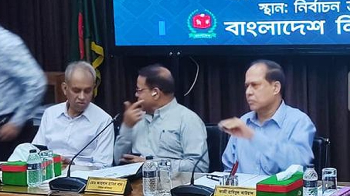 সুষ্ঠু ও গ্রহণযোগ্য নির্বাচনে সরকারের সহায়তা প্রয়োজন: সিইসি