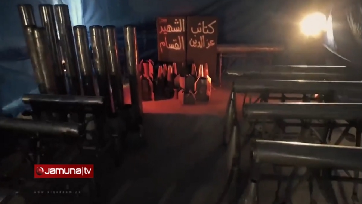 মাটি খুঁড়ে পানির পাইপ বের করে রিসাইকেল পদ্ধতিতে রকেট তৈরি করে হামাস