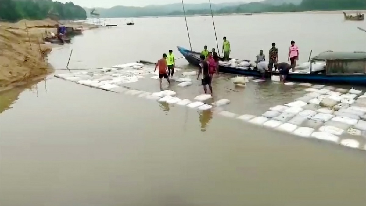 নেত্রকোণার কলমাকান্দা ও দুর্গাপুর সীমান্ত দিয়ে দেশে আসছে মাদক