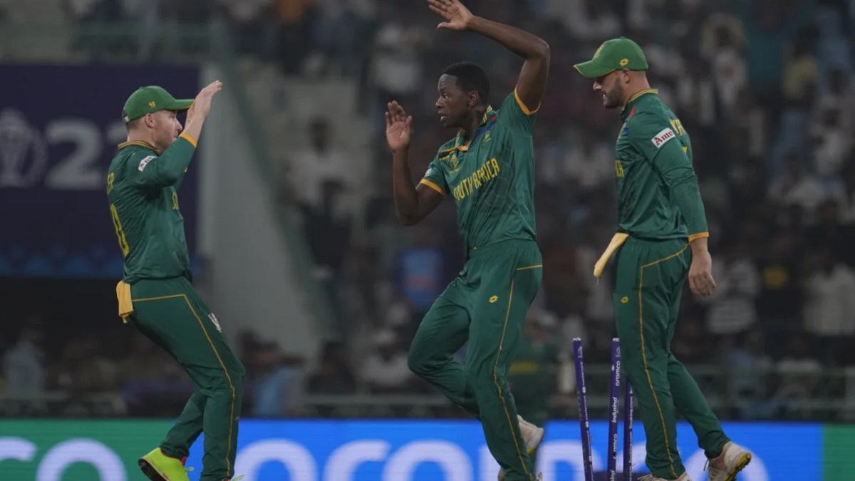 অস্ট্রেলিয়াকে বড় ব্যবধানে হারিয়ে পয়েন্ট টেবিলের শীর্ষে দক্ষিণ আফ্রিকা
