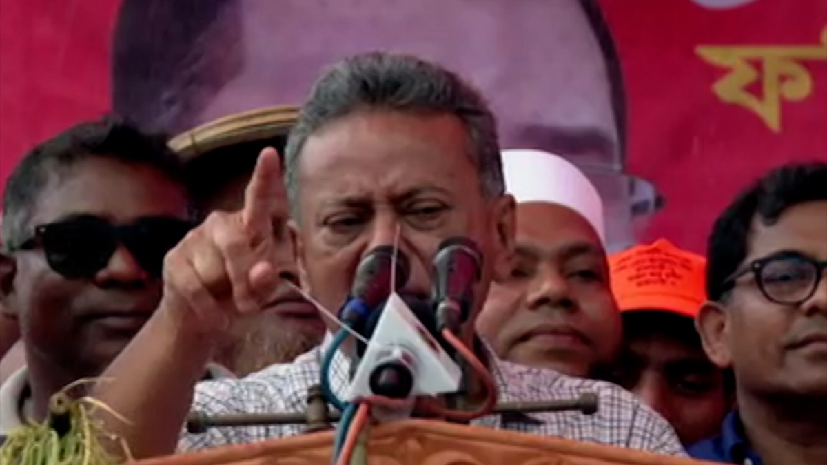 খালেদা জিয়ার কিছু হলে সরকারকে চড়া মূল্য দিতে হবে: আমীর খসরু