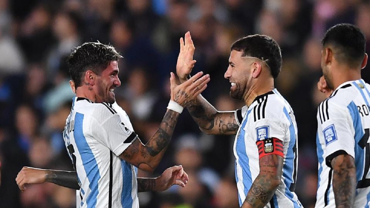 প্যারাগুয়েকে ১-০ গোলে হারিয়ে শীর্ষে আর্জেন্টিনা