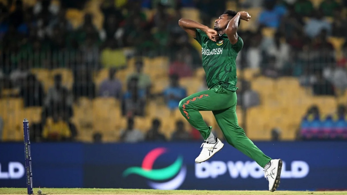 পাওয়ারপ্লেতে ভালো শুরু বাংলাদেশি বোলারদের