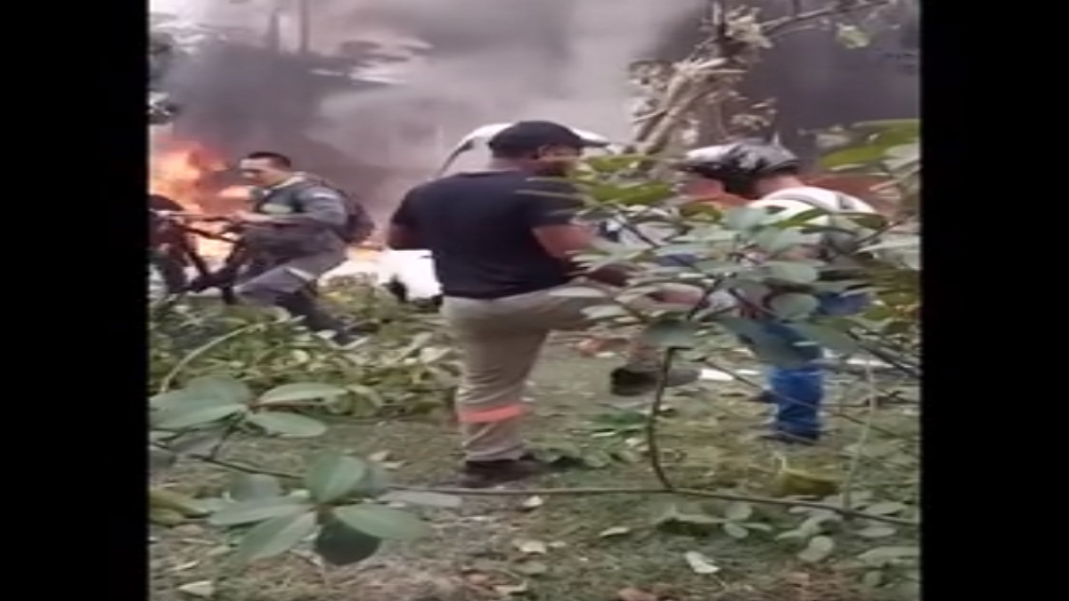 কলম্বিয়ায় আবাসিক এলাকায় বিধ্বস্ত বিমান