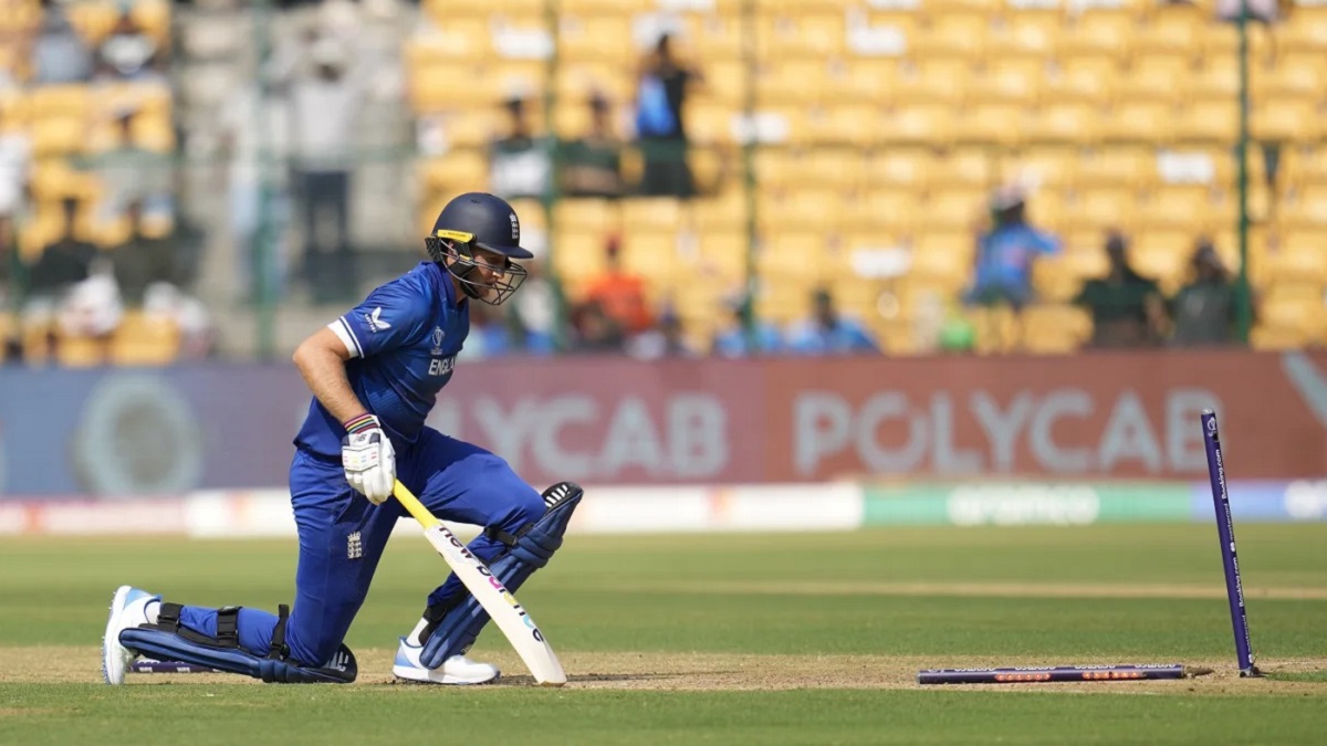 ৫ উইকেট হারিয়ে ধুঁকছে ইংল্যান্ড