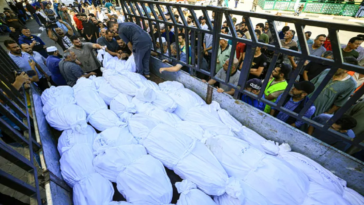 গণকবরে শায়িত হচ্ছেন শত শত ফিলিস্তিনি