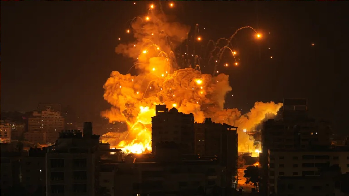 জিম্মিদের মুক্তি না দিলে গাজায় বিদ্যুৎ, পানি, জ্বালানি দেয়া হবে না: ইসরায়েলি মন্ত্রী