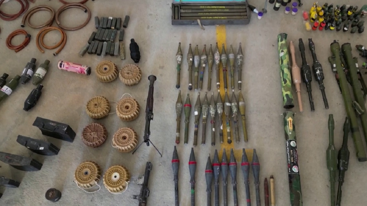 হামাসের বিপুল পরিমাণ অস্ত্র উদ্ধারের দাবি ইসরায়েলের