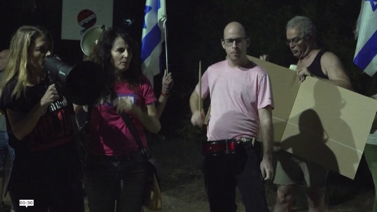 বন্দি মুক্তির দাবিতে ইসরায়েলে বিক্ষোভ, নেতানিয়াহুর আশ্বাস