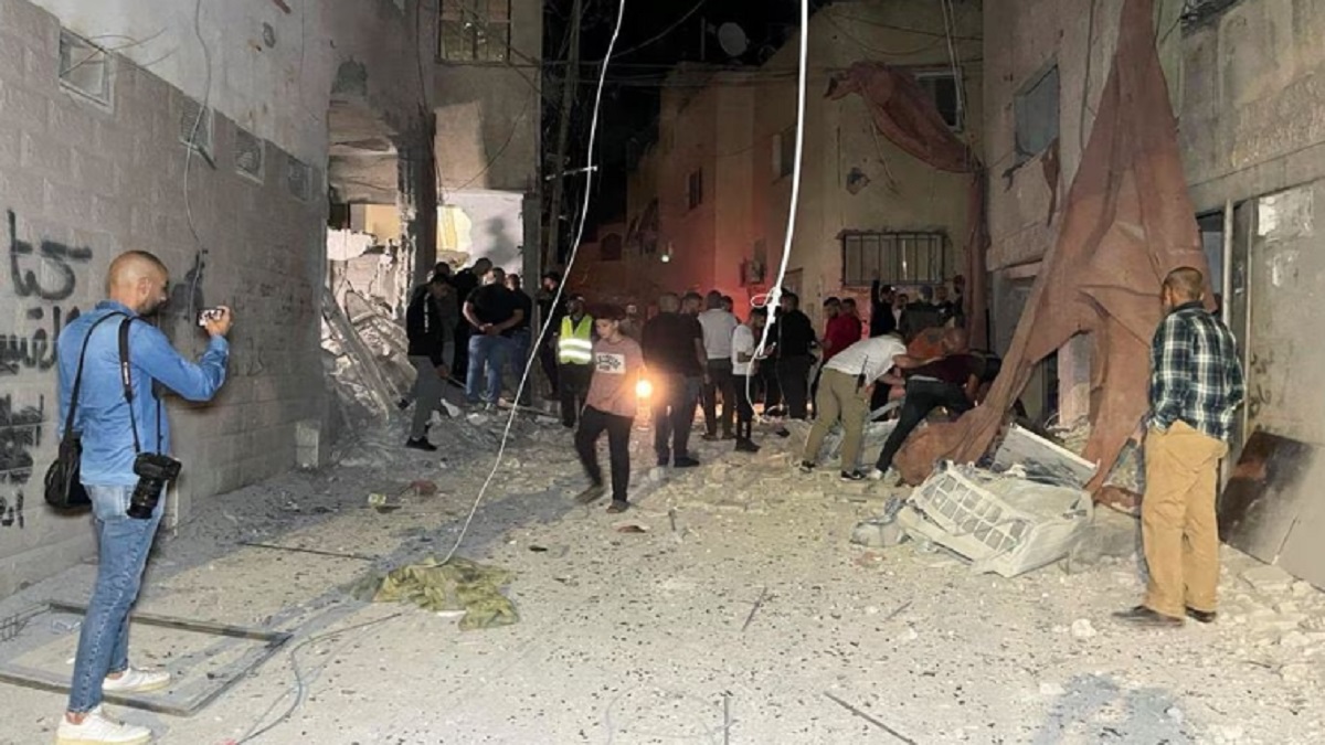 পশ্চিম তীরের জেনিন ক্যাম্পে ইসরায়েলের হামলা; নিহত ৩, আহত অন্তত ২০