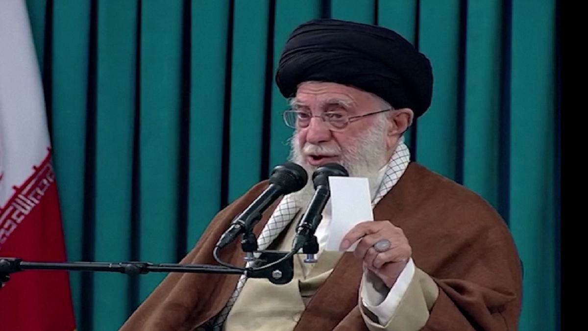 গাজায় গণহত্যা বন্ধ না হলে ফুঁসে উঠবে মুসলিম বিশ্ব; খামেনির হুঁশিয়ারি