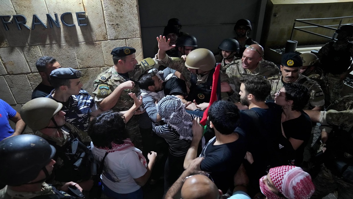 লেবাননেও ছড়াতে পারে গাজা-ইসরায়েল সংঘাত, শঙ্কা বিশ্লেষকদের