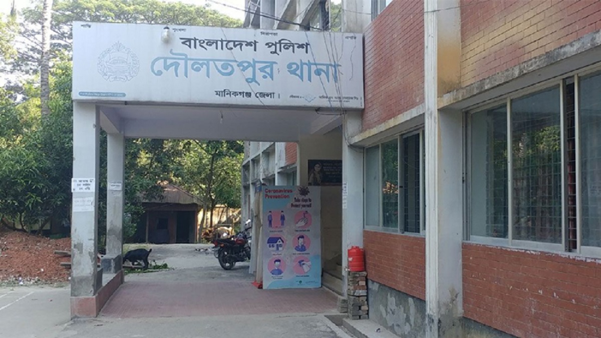 গুলি-ককটেল ফাটিয়ে ৭০ ভরি স্বর্ণ ছিনতাই