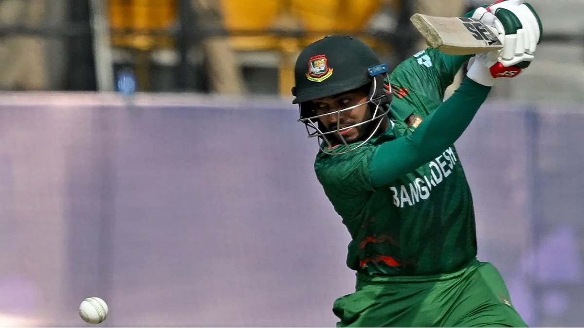 মিরাজ-শান্তর ব্যাটে জয়ের পথে টাইগাররা