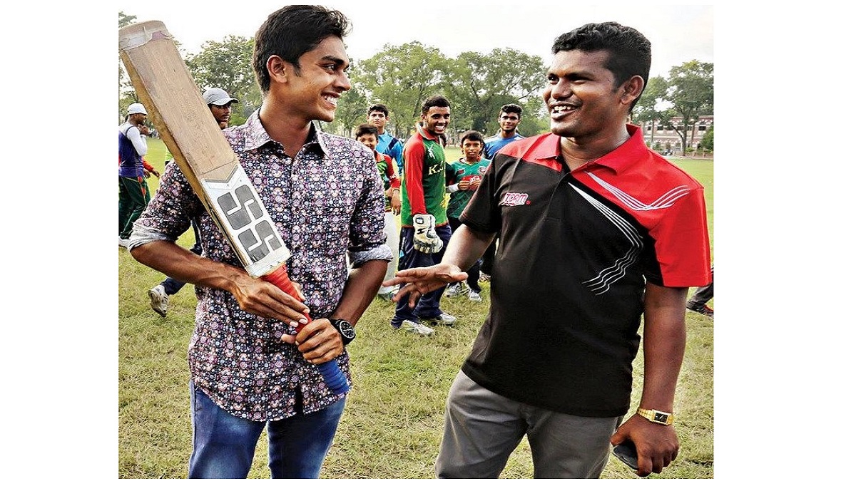 শিক্ষক দিবসে প্রথম কোচকে স্মরণ মিরাজের