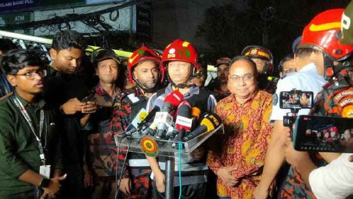 খাজা টাওয়ারে দাহ্য পদার্থ বেশি থাকায় আগুন ছড়িয়ে পড়ে: ফায়ার ডিজি