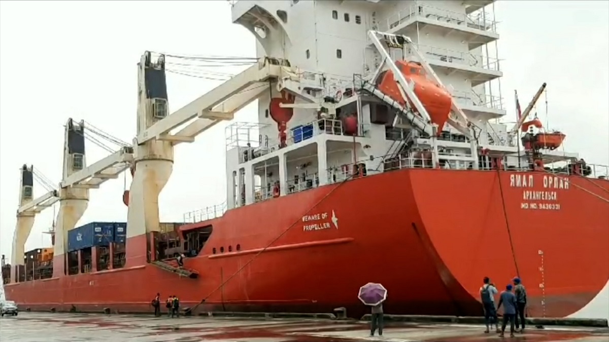 রূপপুর বিদ্যুৎকেন্দ্রের যন্ত্রপাতিবাহী রুশ জাহাজ পৌঁছেছে মোংলায়