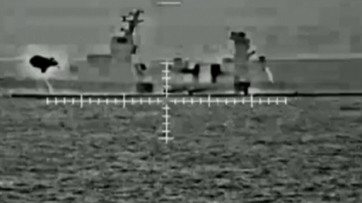 গাজায় নৌপথে হামলা শুরু করেছে ইসরায়েল