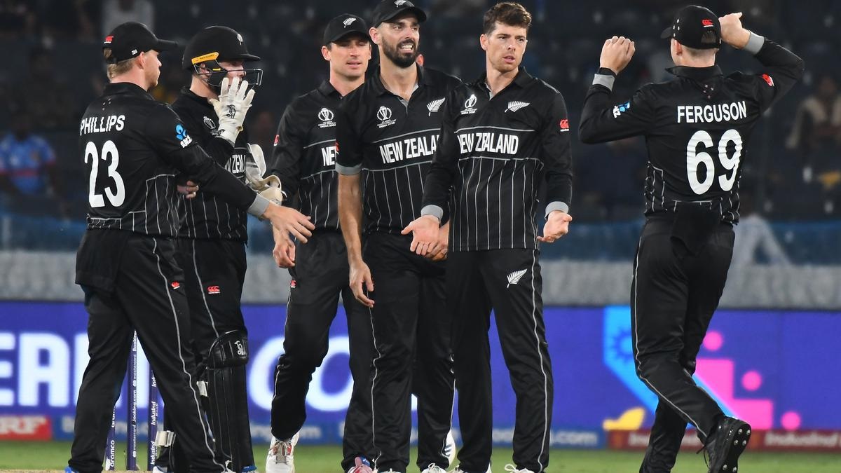 ডাচদের হারিয়ে পয়েন্ট টেবিলের শীর্ষস্থান অক্ষুণ্ন রাখলো নিউজিল্যান্ড