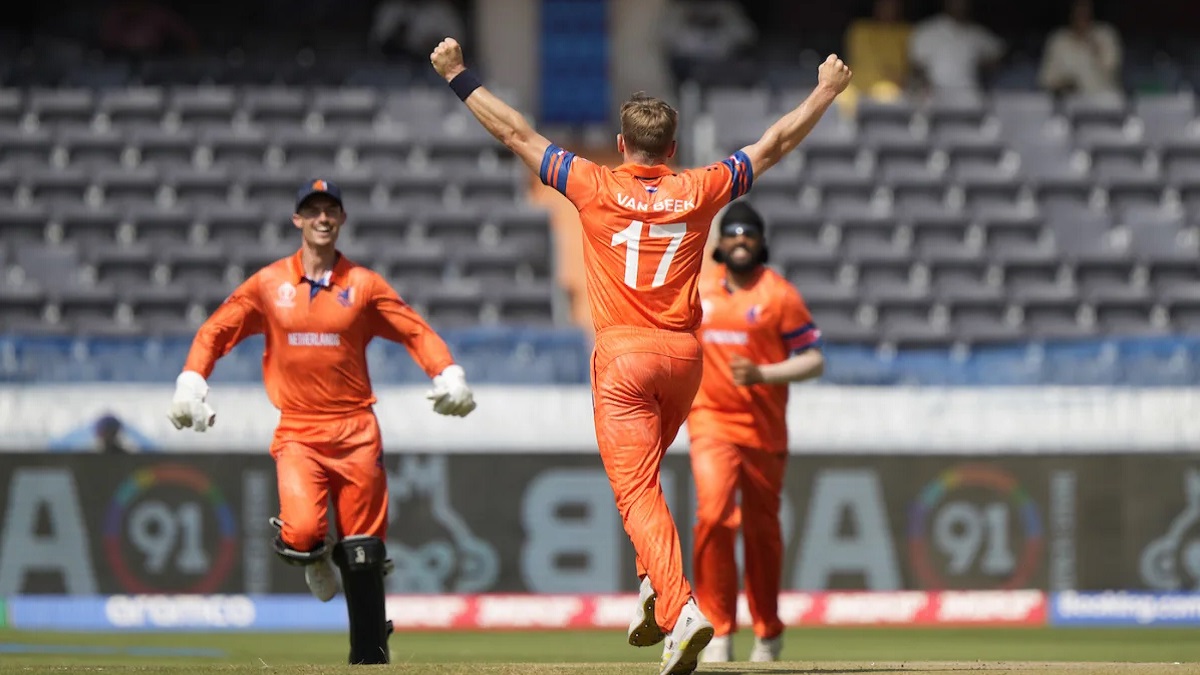 ডাচদের বিপক্ষে ব্যাটিং বিপর্যয়ে ‘আনপ্রেডিক্টেবল’ পাকিস্তান