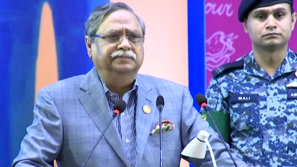 শিক্ষকদের মর্যাদা ও জীবনমান উন্নয়নে পদক্ষেপ নিতে রাষ্ট্রপতির আহ্বান