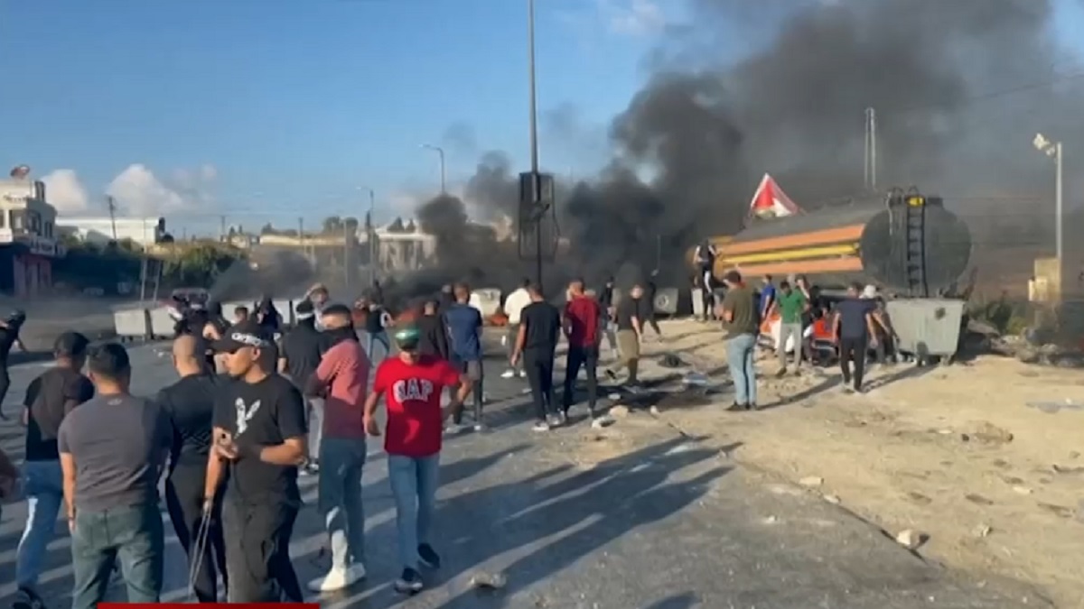 পশ্চিম তীরে ইসরায়েলের অভিযানে আটক ৩০ ফিলিস্তিনি