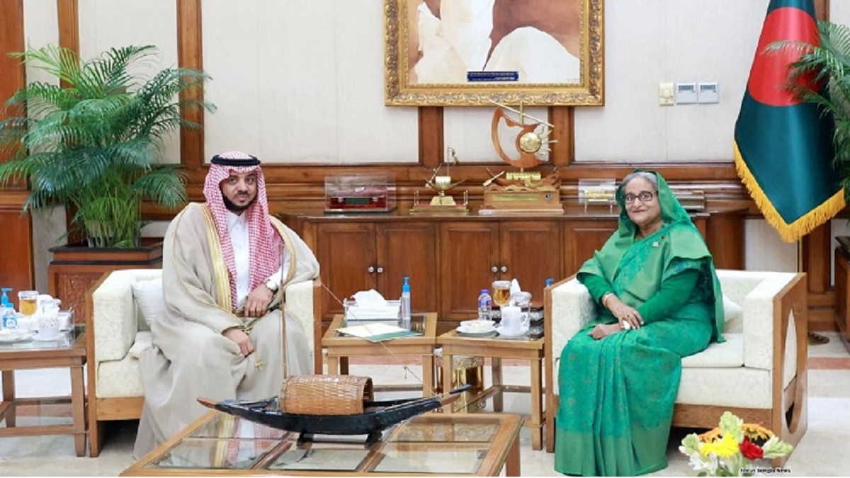 প্রধানমন্ত্রীর সাথে সৌদি রাষ্ট্রদূতের সৌজন্য সাক্ষাৎ