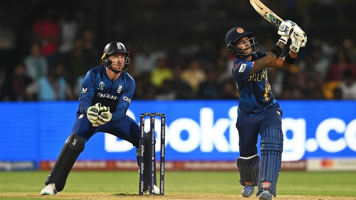 ইংল্যান্ডকে গুড়িয়ে দিয়ে ৮ উইকেটের জয় শ্রীলঙ্কার