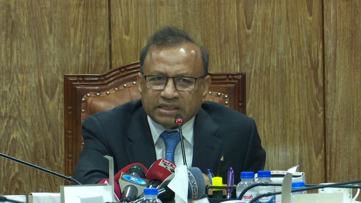 ঢাকার দুই সিটিতে ডেঙ্গু আক্রান্তের সংখ্যা কমেছে: স্থানীয় সরকার মন্ত্রী