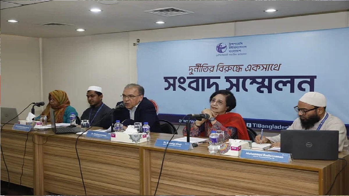 আত্মপ্রশংসা ও অন্যদলের সমালোচনায় সংসদে এক-তৃতীয়াংশ সময় ব্যয়: টিআইবি