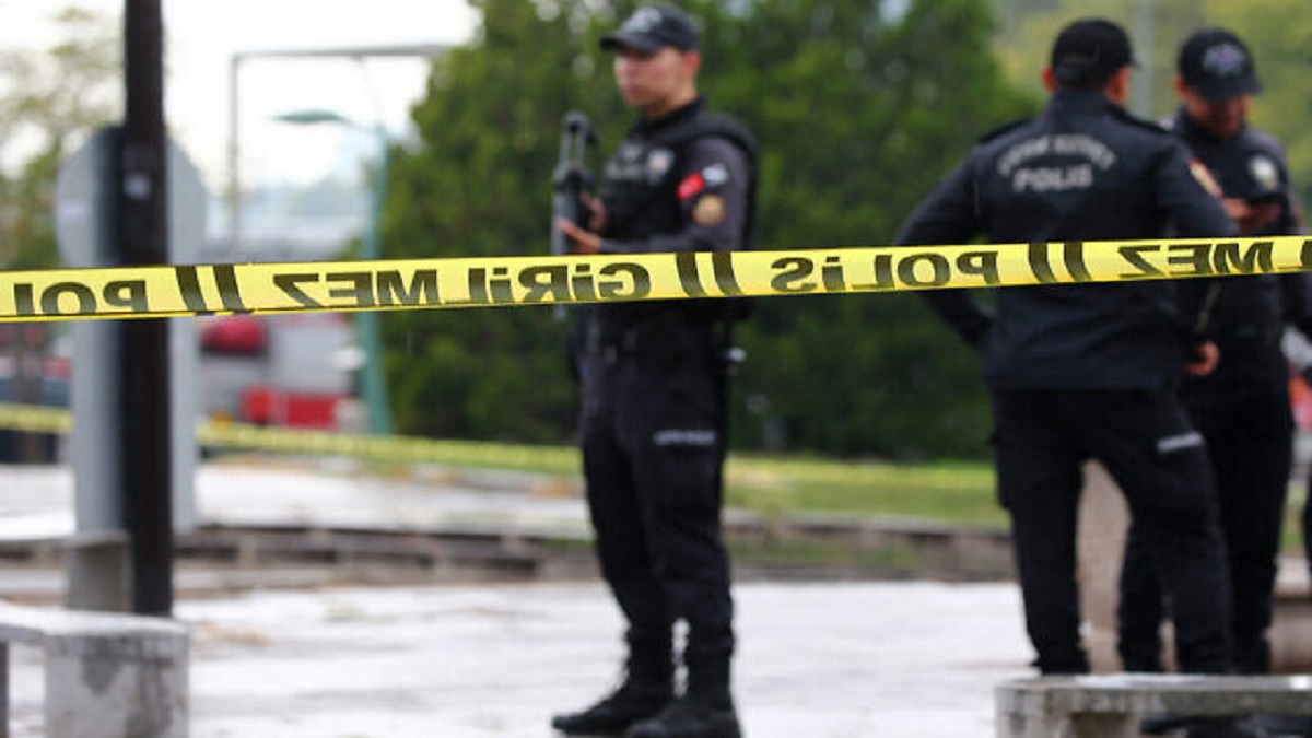 তুরস্কে পার্লামেন্ট এলাকায় বিস্ফোরণ: জঙ্গি সংশ্লিষ্টতার অভিযোগে আটক অন্তত ১ হাজার