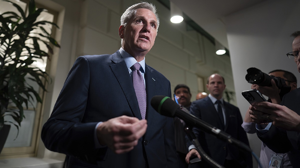 অনাস্থা প্রস্তাবে পদ হারালেন যুক্তরাষ্ট্রের স্পিকার কেভিন ম্যাকার্থি