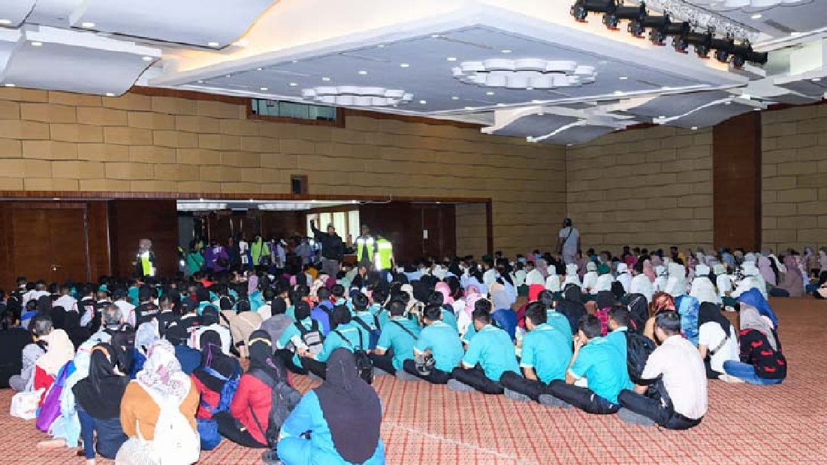 মালয়েশিয়ায় বাংলাদেশিসহ ৩৭৭ অবৈধ অভিবাসী আটক