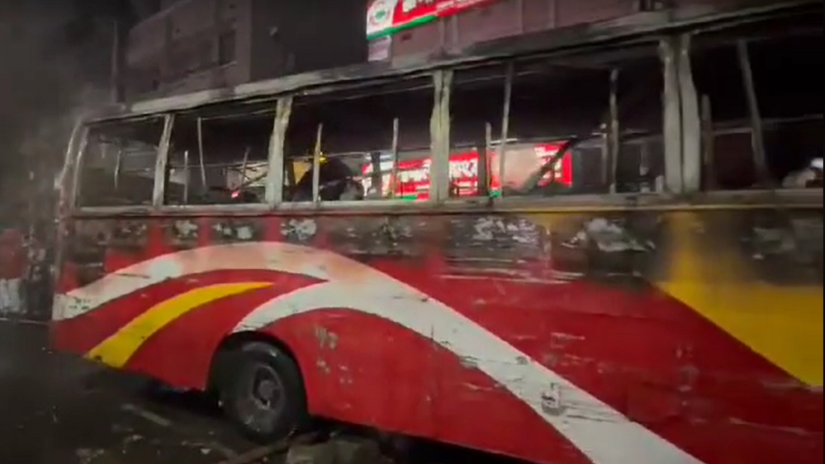 সাড়ে ১১ ঘণ্টায় সারাদেশে ১২টি অগ্নিসংযোগ: ফায়ার সার্ভিস