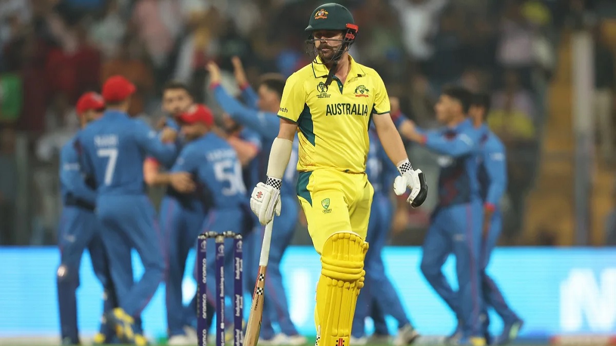 নাভিন-আজমতউল্লাহর বোলিং তোপে ধুঁকছে অজিরা