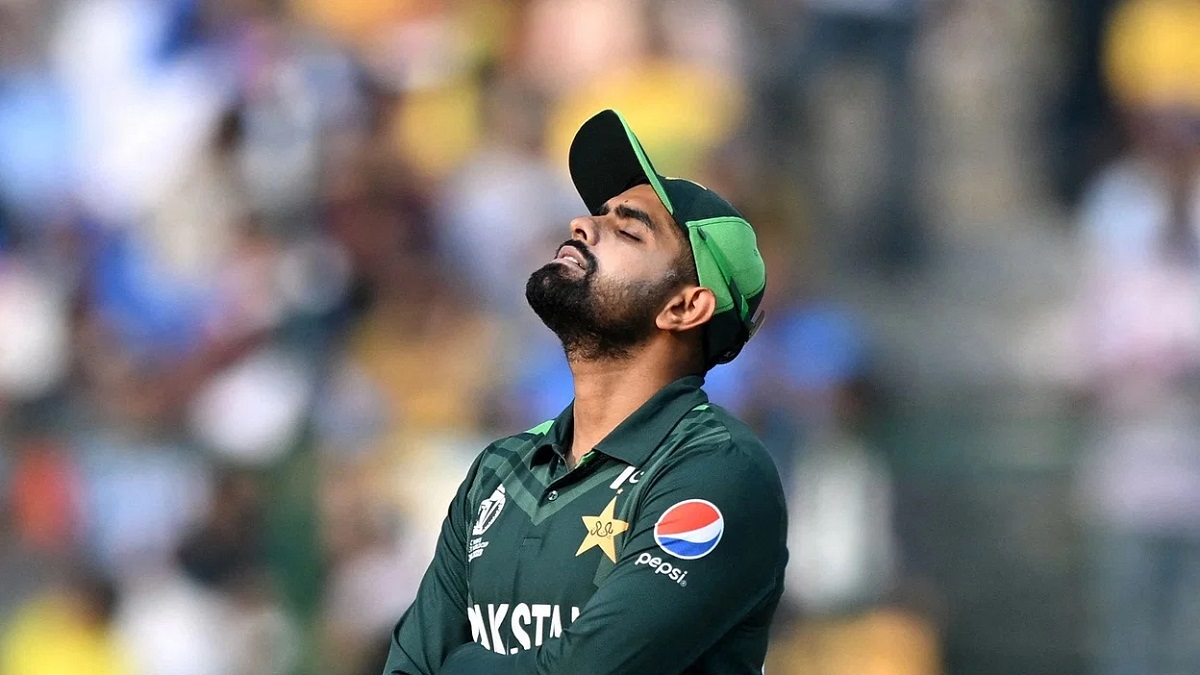 অধিনায়কত্ব ছাড়লেন বাবর