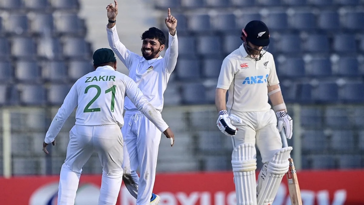 হতাশার পর মোমিনুলে স্বস্তি বাংলাদেশের