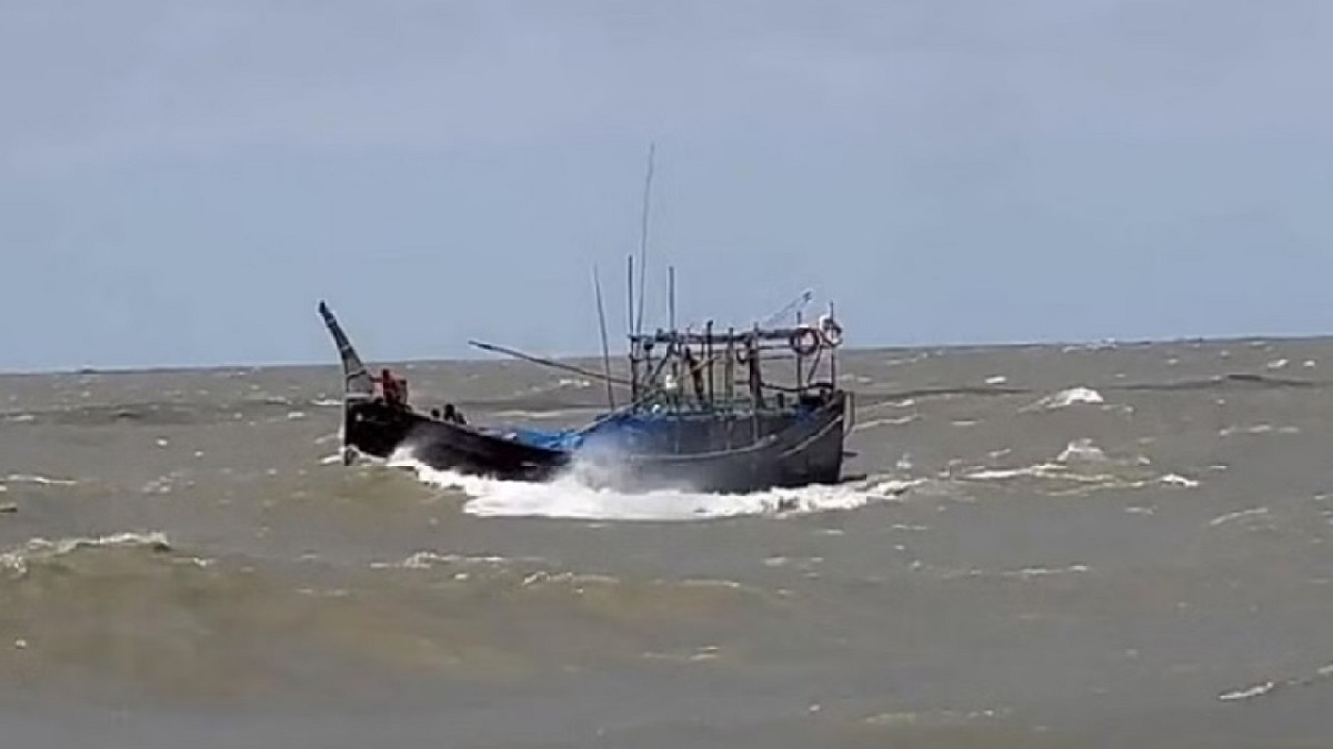 সাগরে মাছ ধরতে গিয়ে পটুয়াখালীর ২৫ জেলে নিখোঁজ