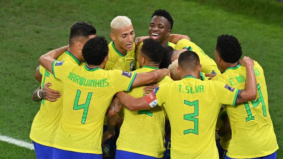 মাঠে নামছে ব্রাজিল, মোবাইলে দেখবেন যেভাবে