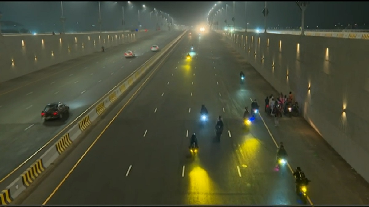 বাইকারদের বেপরোয়া গতিতে ঝুঁকিপূর্ণ হয়ে উঠছে পূর্বাচল এক্সপ্রেসওয়ে