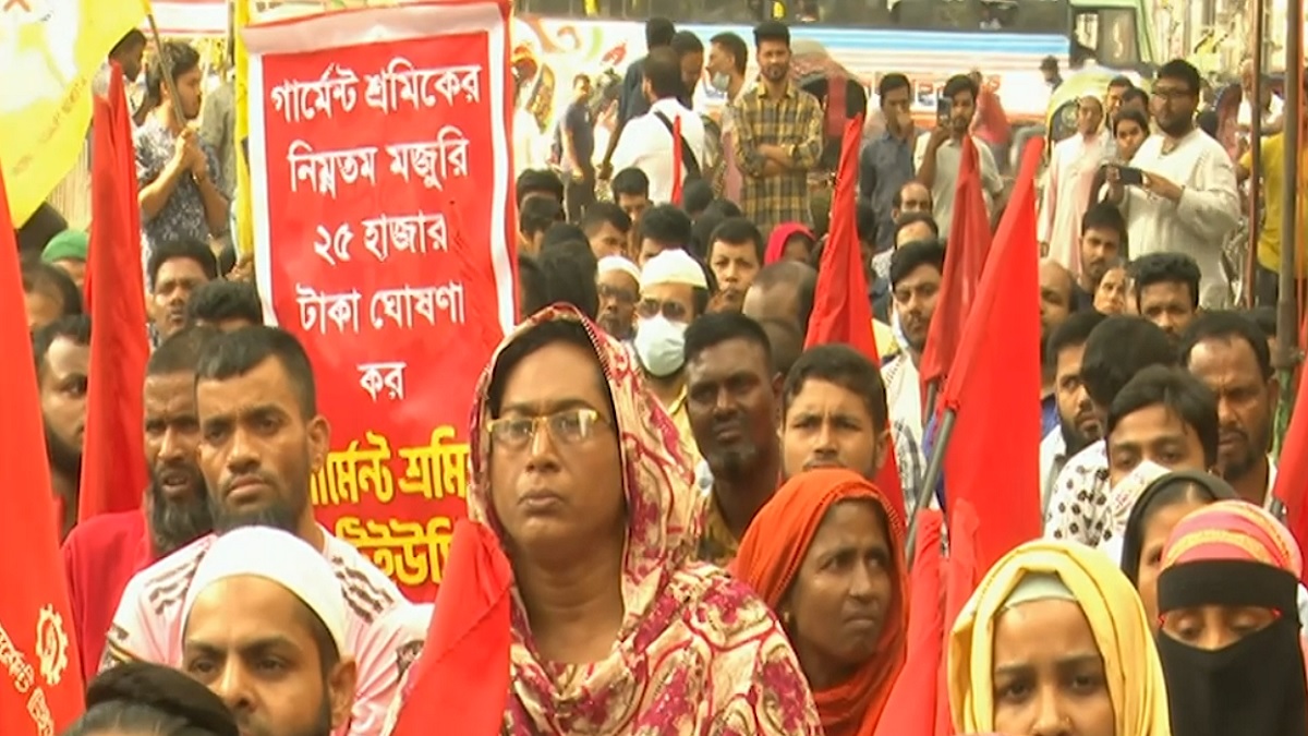 পোশাক শ্রমিকের ন্যূনতম মজুরি ২৫ হাজার টাকা করার দাবি
