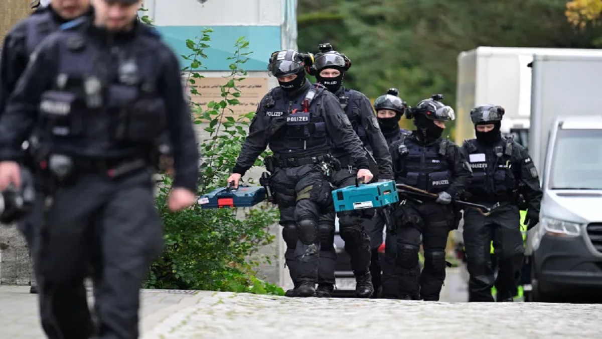 জার্মানিতে হিজবুল্লাহকে সমর্থনের অভিযোগে বিভিন্ন স্থানে অভিযান