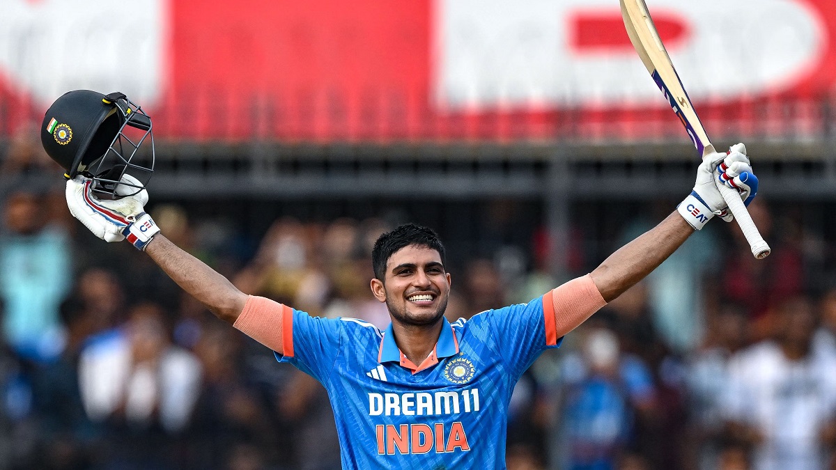 বাবরকে হটিয়ে সিংহাসন নিজের করে নিলেন গিল