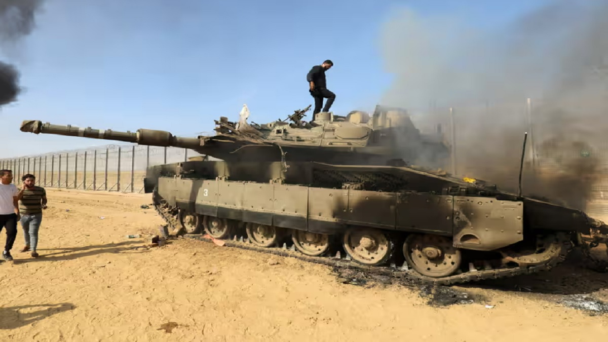 ইসরায়েলকে চাপে রাখার দাবি হামাসের