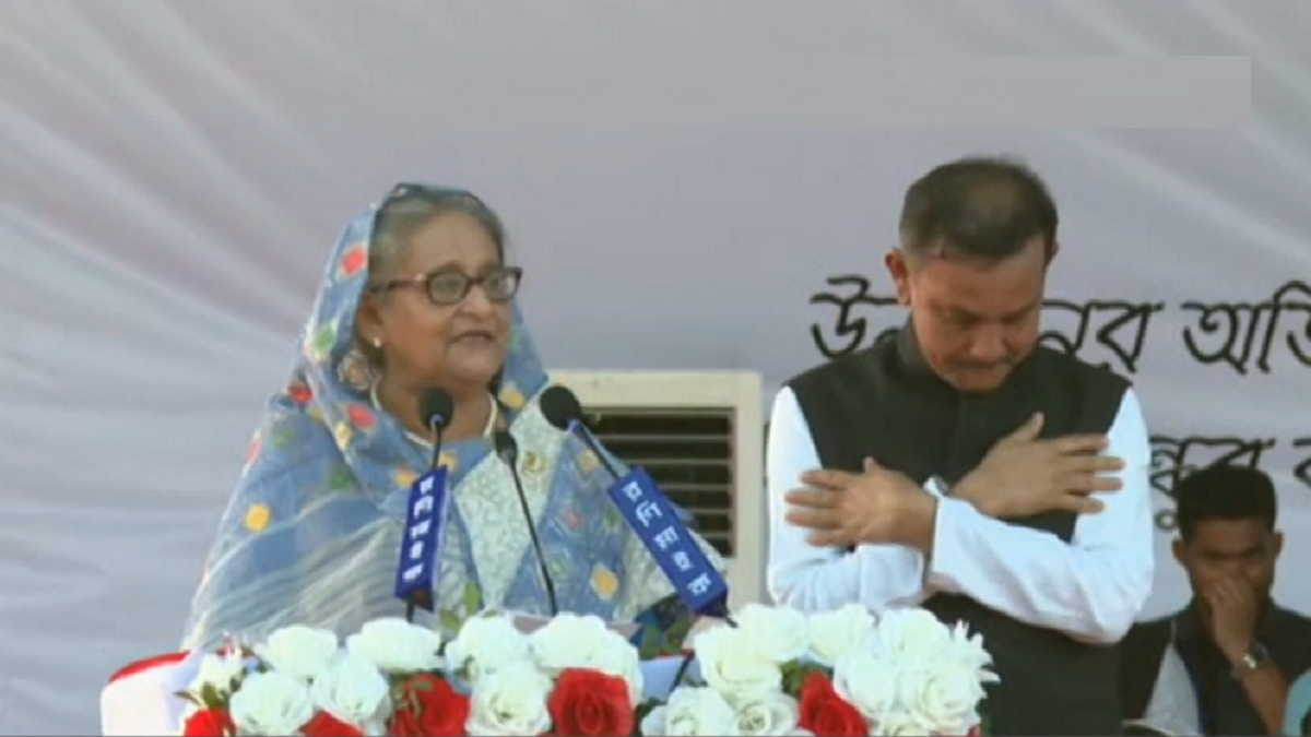 ‘আপনাদের এমপি ছোট্ট মানুষ’