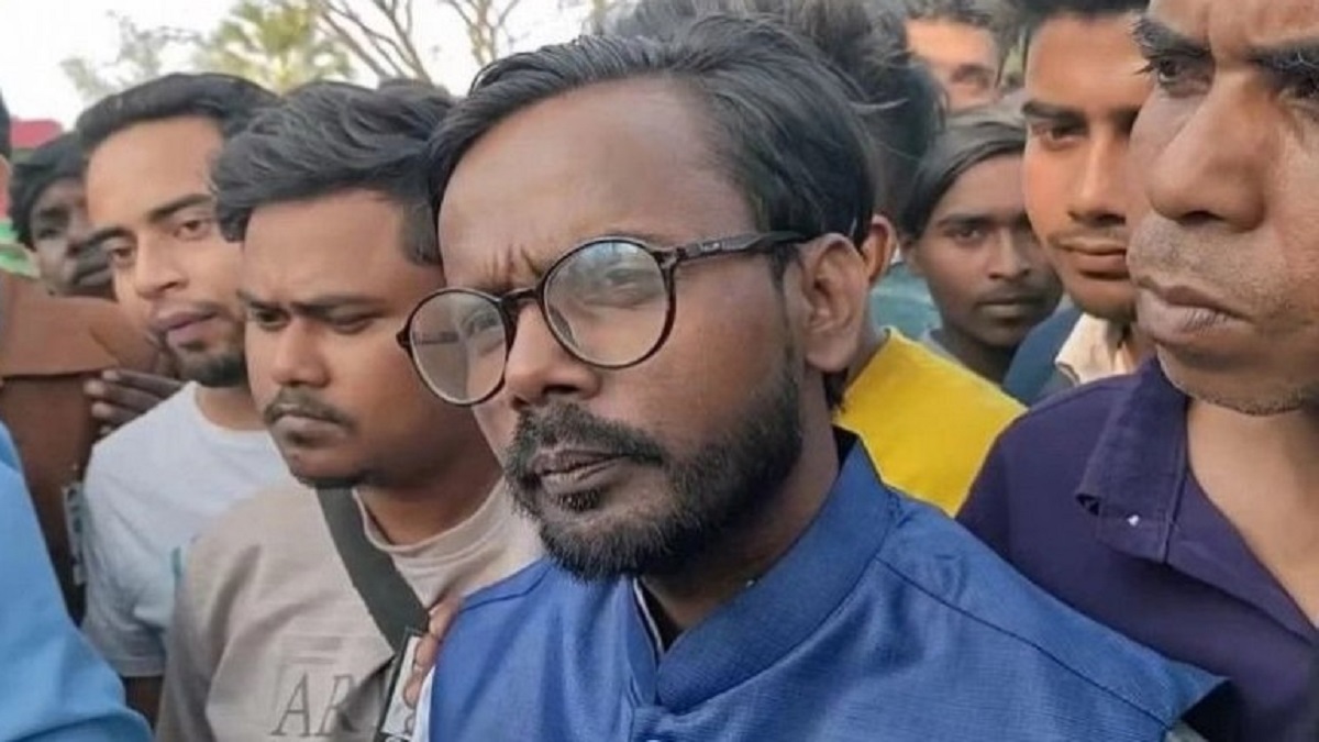 দল বদলে মনোনয়নপত্র জমা দিলেন হিরো আলম