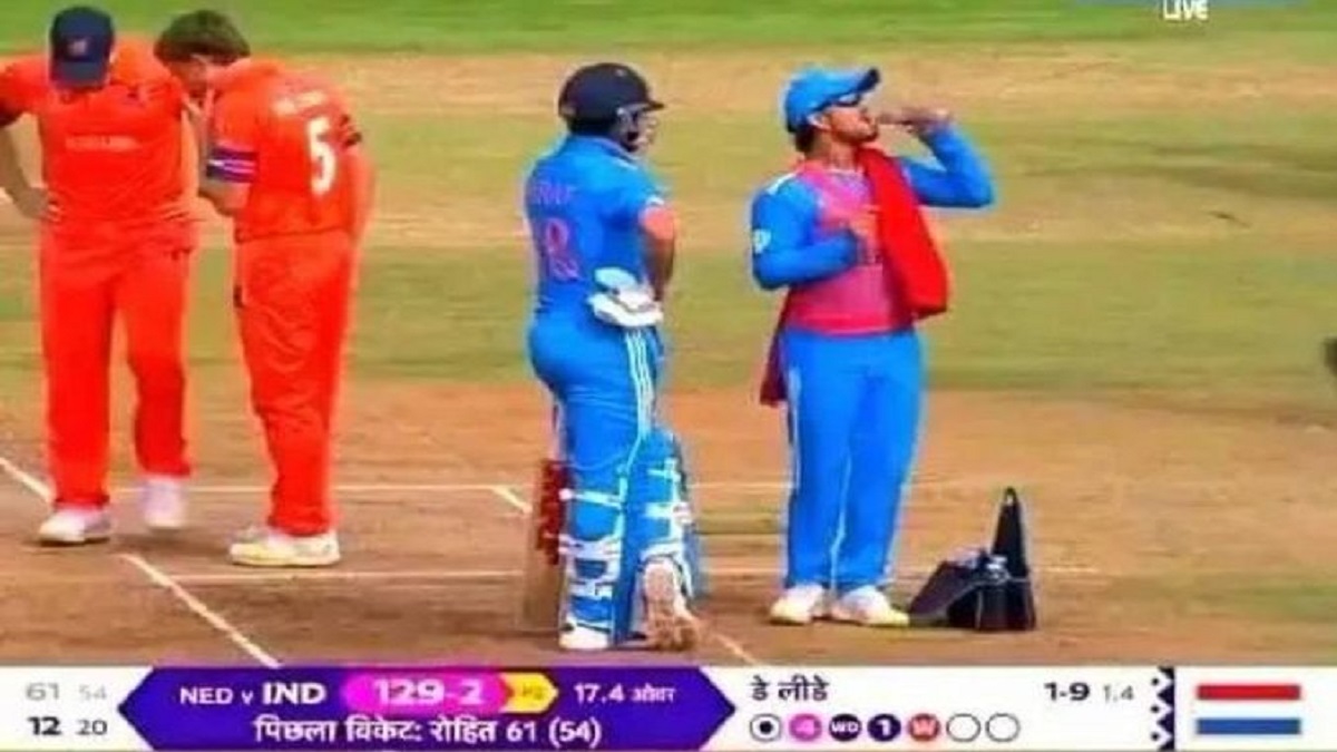 কোহলির জন্য মাঠে এনার্জি ড্রিঙ্ক এনে নিজেই খেয়ে ফেললেন ইশান! ছবি ভাইরাল