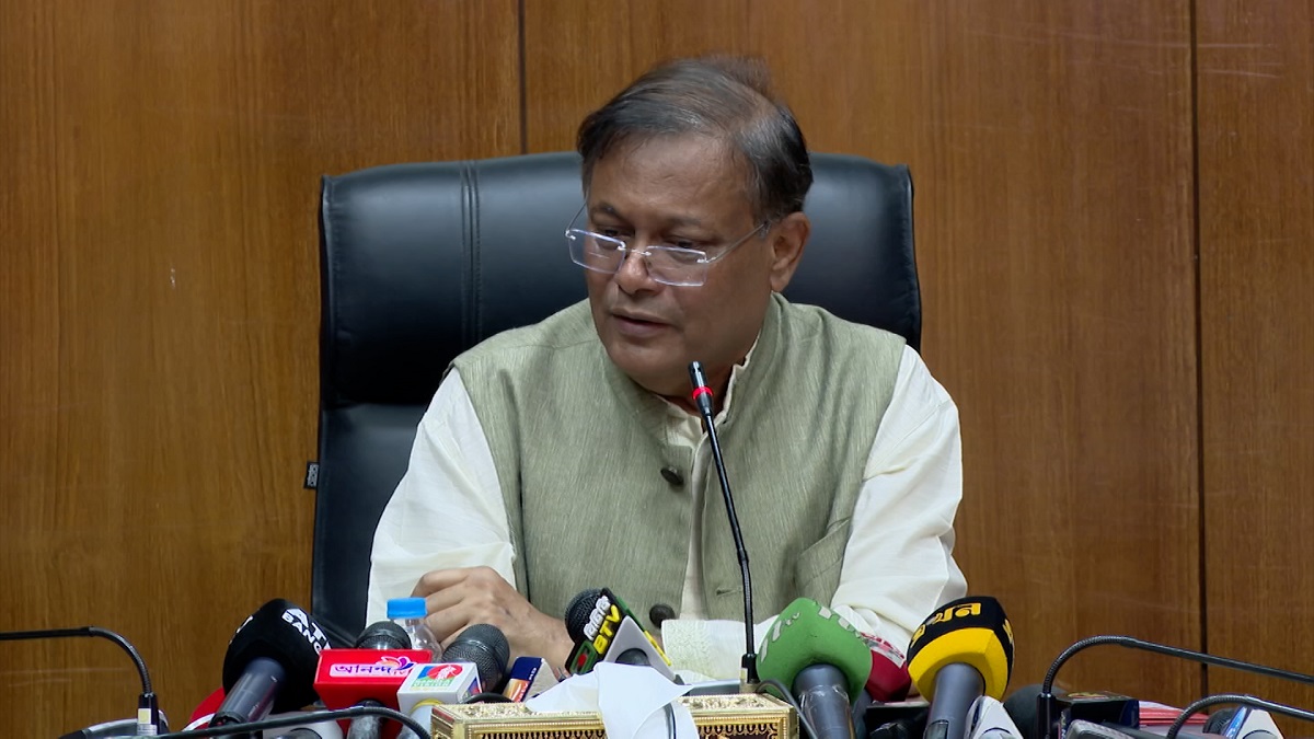 দেশে বৃষ্টি হলে যুক্তরাষ্ট্রে ছাতা ধরে তো লাভ নেই: তথ্যমন্ত্রী