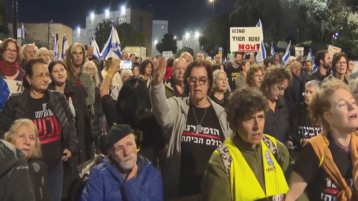 নেতানিয়াহুর পদত্যাগের দাবিতে বিক্ষোভ জেরুজালেমে